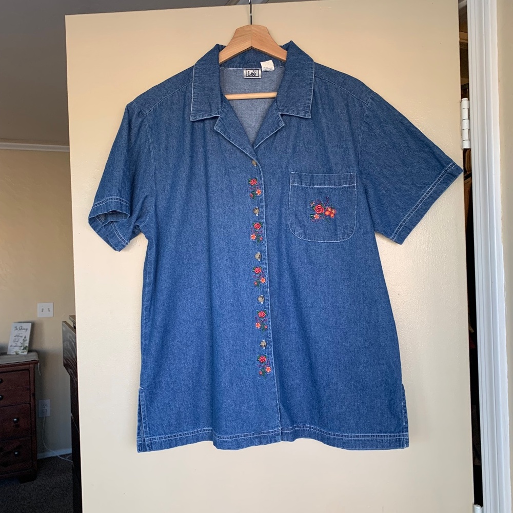 Vintage Lee Jean Button Down Shirt Sz.L Floral Embroidered Made USA 90's Denim